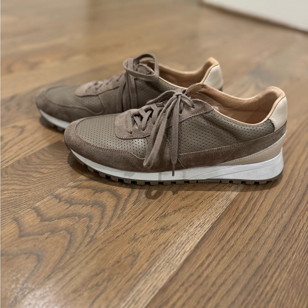 Size 8 Suitsupply trainers, Spring 2024 season.